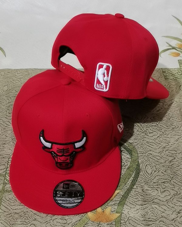 Chicago Bulls's red cap